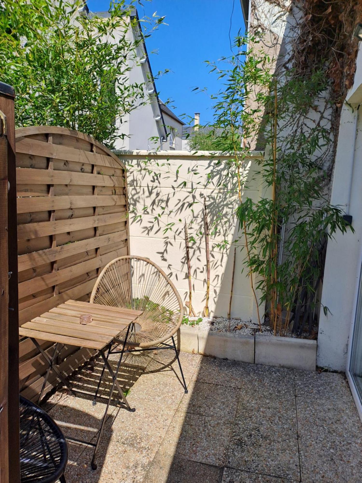 Joli Studio Au Calme Dans Un Jardin Privatif Ouistreham Exterior foto
